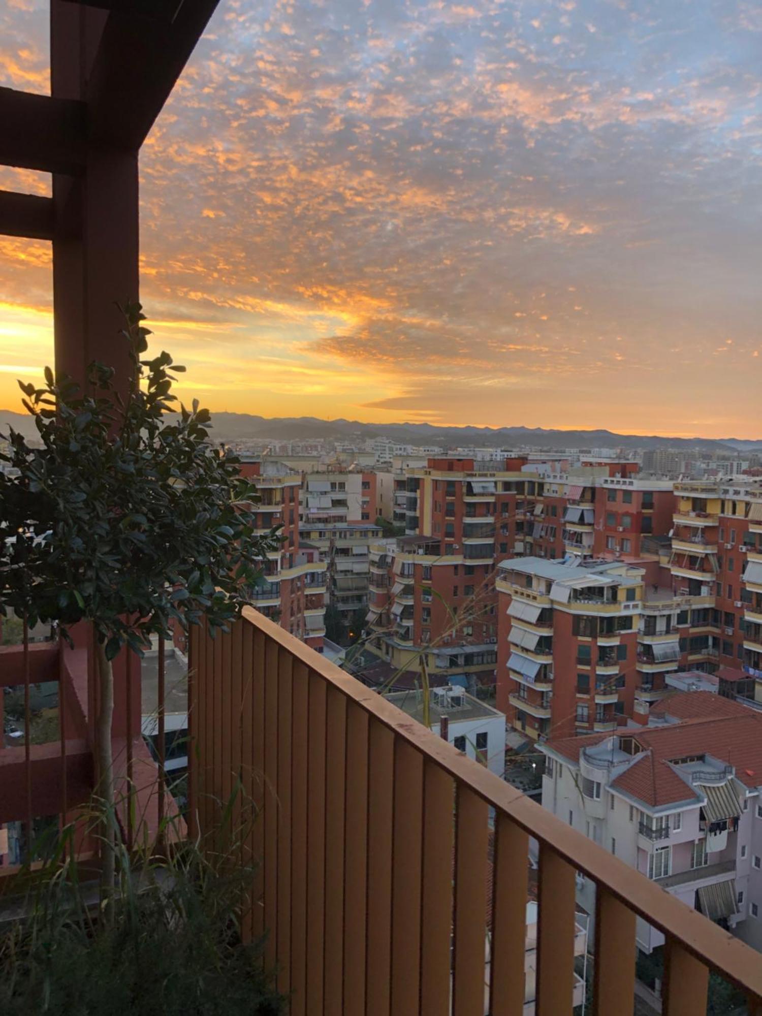 Garden Building Luxury Apartment Tirana Eksteriør billede
