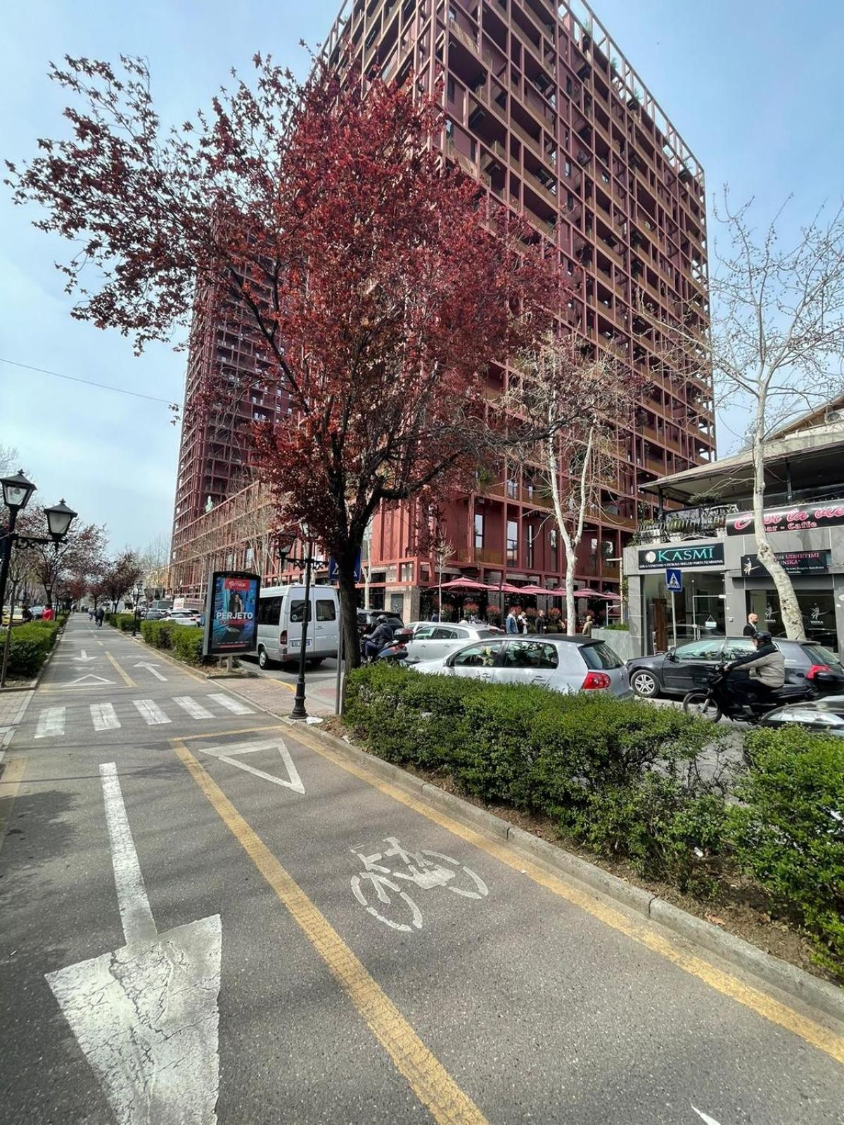 Garden Building Luxury Apartment Tirana Eksteriør billede