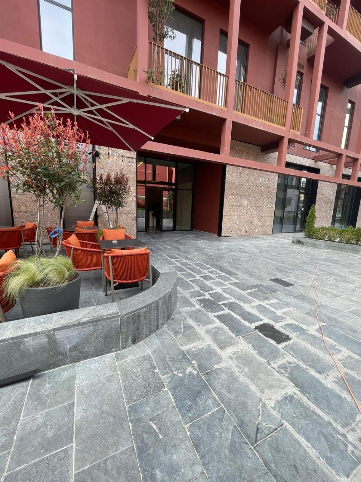 Garden Building Luxury Apartment Tirana Eksteriør billede