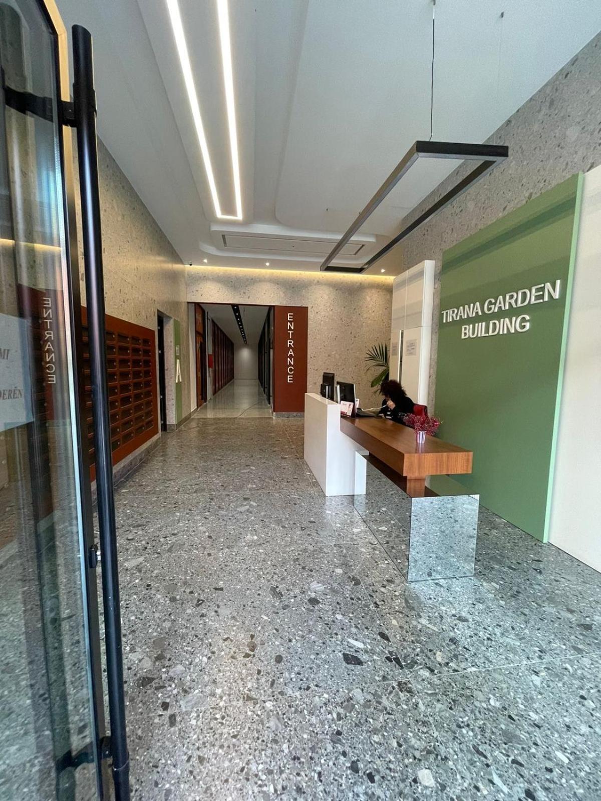 Garden Building Luxury Apartment Tirana Eksteriør billede