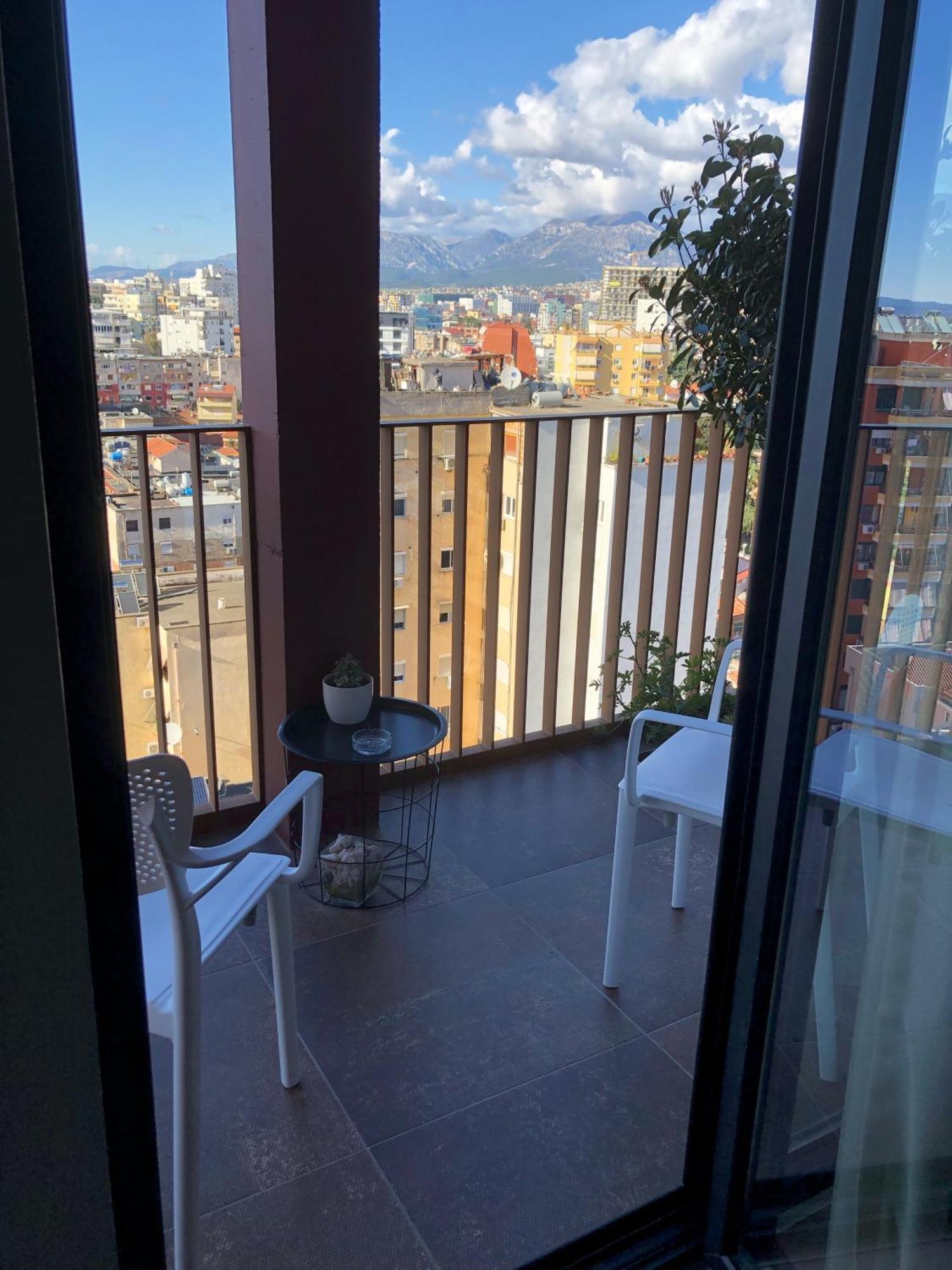 Garden Building Luxury Apartment Tirana Eksteriør billede